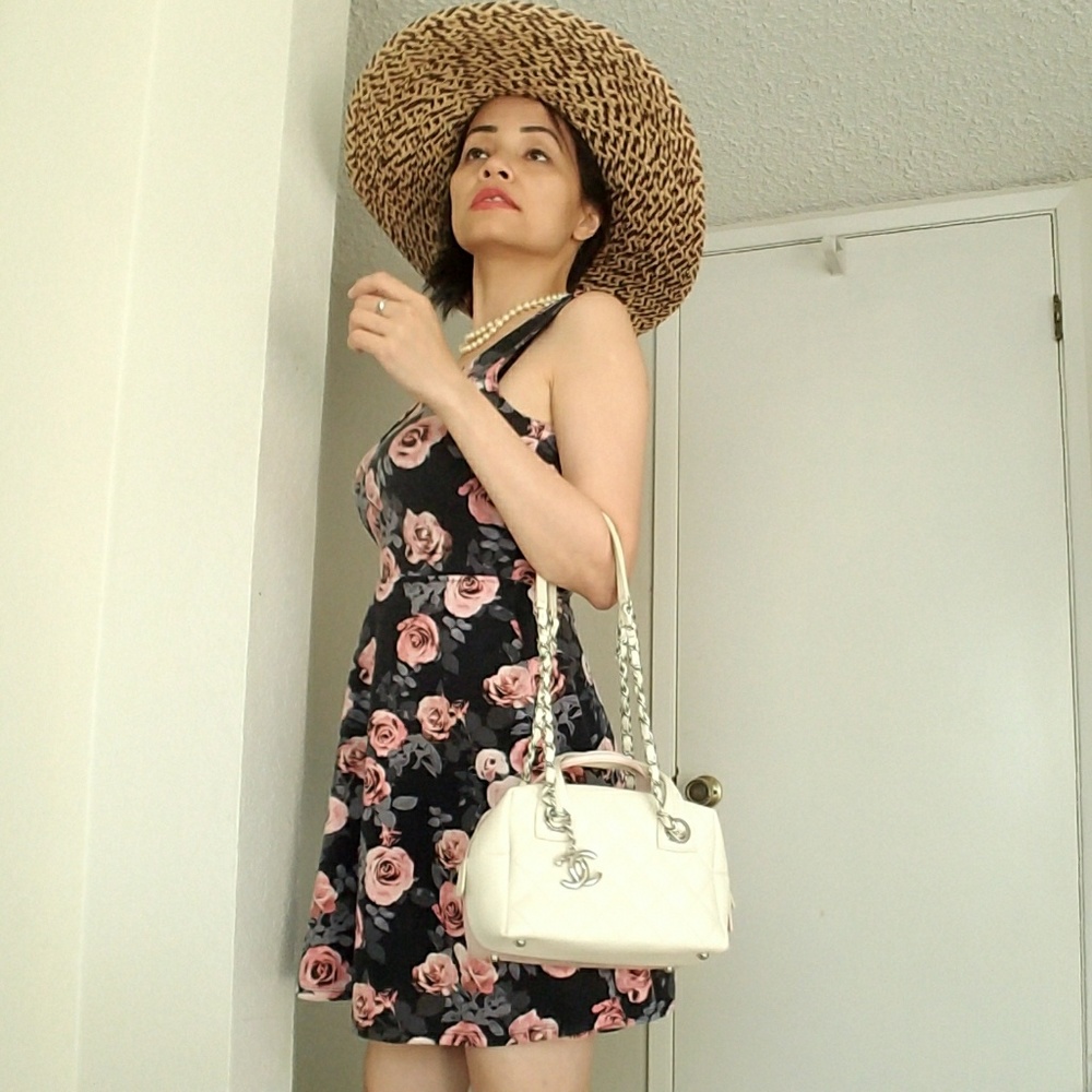 $3500 chanel bowling Bi color Bag limited - Picture 8 of 8